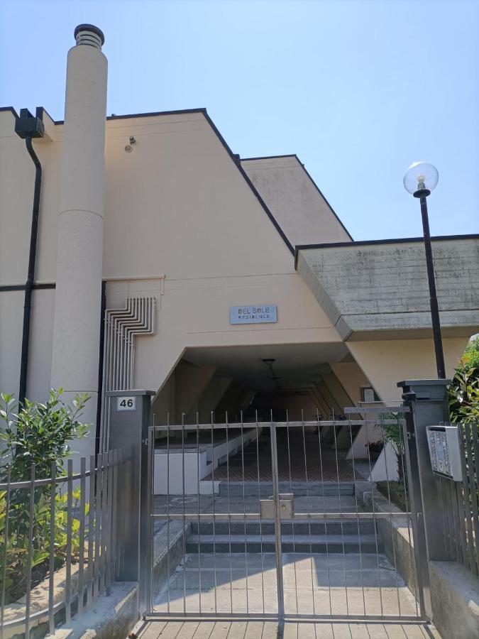 L' Appartamento Del Sole - The Sun Flat Desenzano del Garda Exterior foto